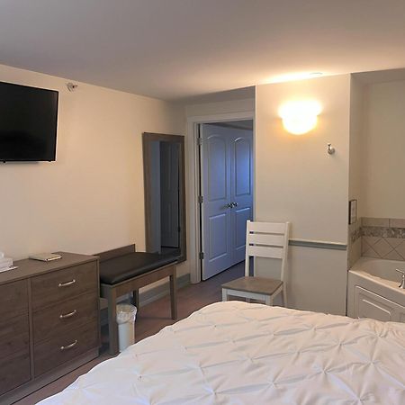 Trade Winds On The Bay Aparthotel Rockland Εξωτερικό φωτογραφία